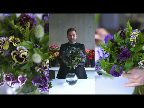 Viola Mini Bouquet #Shorts #FlowerDesign #FlowerArt #Bouquet #NicolaiBergmann